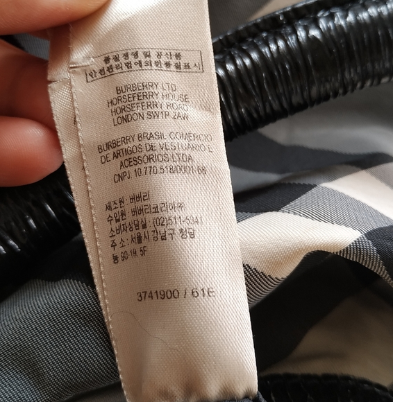 Burberry Black and White Shoulder Bag - Picture 16 of 17